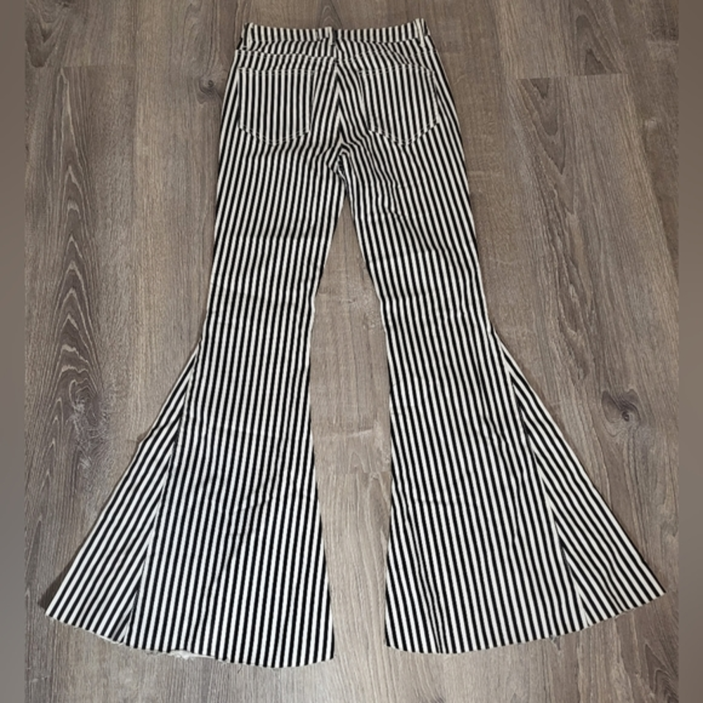 Blank‎ Paige Black and White Stripe Flare Bottom Pants Medium